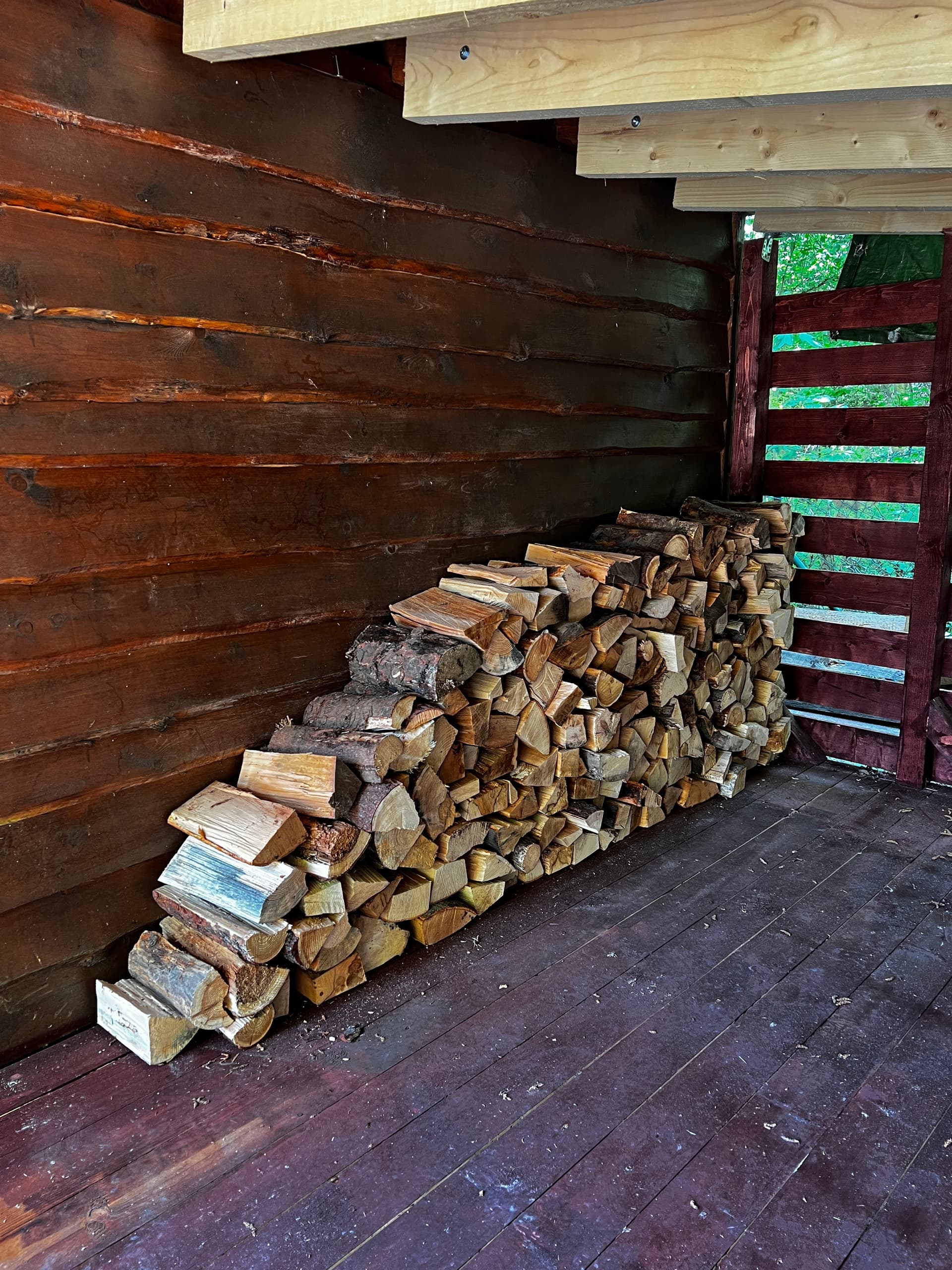 Ukladanie dreva - hotové